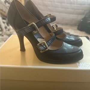 Black Michael Kors heals